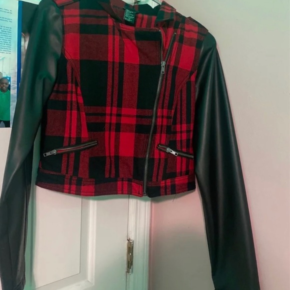 Plaid red and black jacket - Picture 2 of 2